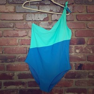 2 toned bathing suit